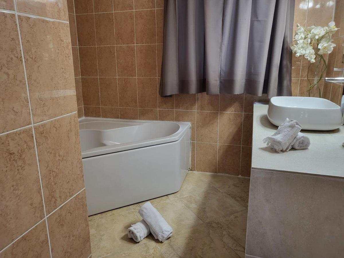Villa Petra Bianca Suite & Chambre A 10Mn A Pied Du Port De Bonifacio 博尼法乔 外观 照片